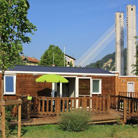 Отель Camping Lou Gourdan Пюже-Тенье Экстерьер фото
